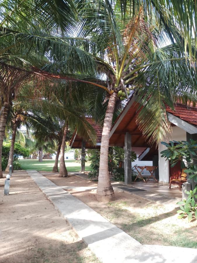 Villa Nilaveli Cabana Bagian luar foto