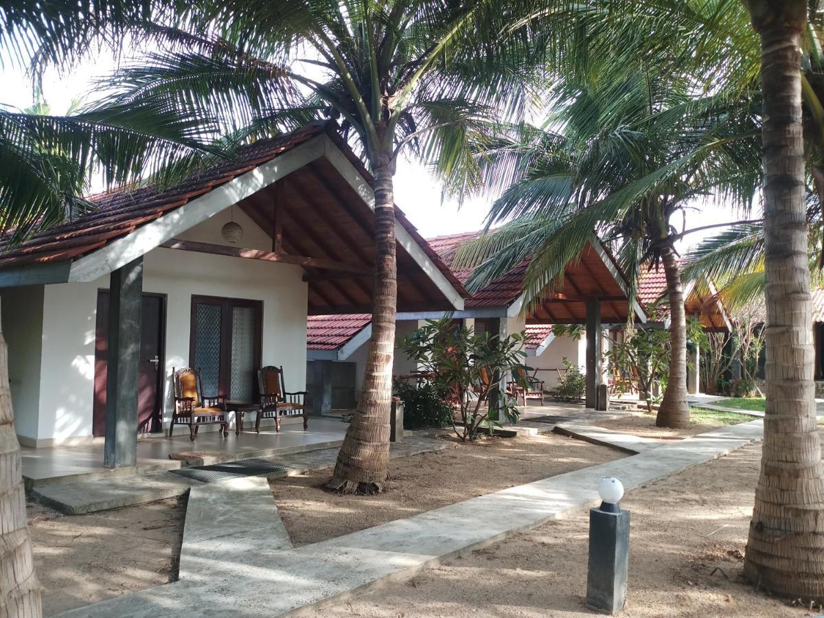 Villa Nilaveli Cabana Bagian luar foto