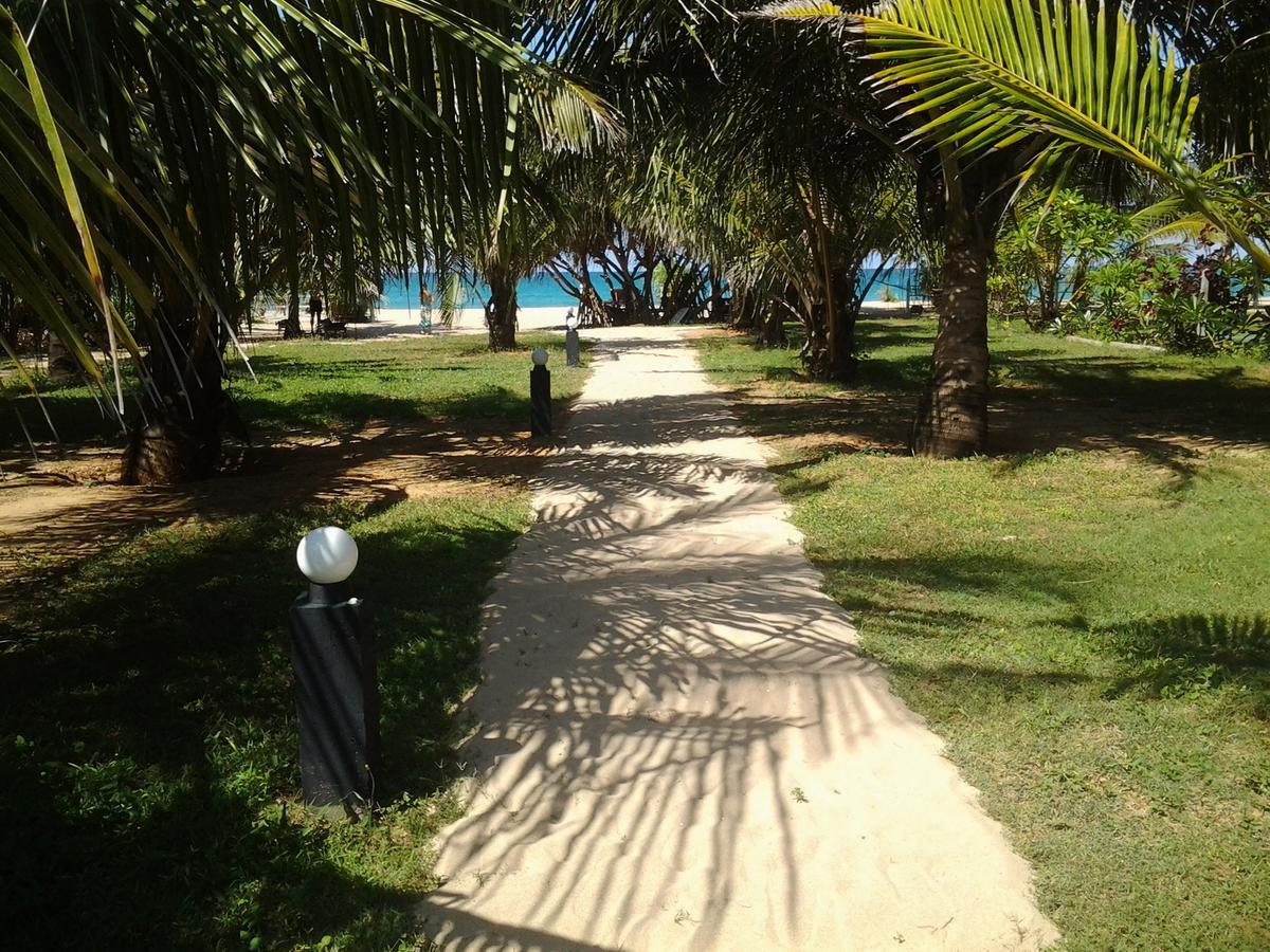 Villa Nilaveli Cabana Bagian luar foto