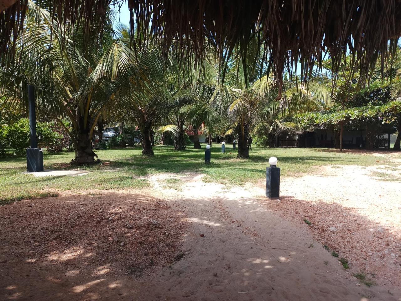Villa Nilaveli Cabana Bagian luar foto
